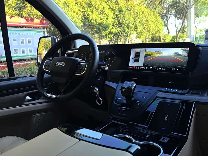 Ford Tourneo 2023 2023款 2.0T 自动致享版