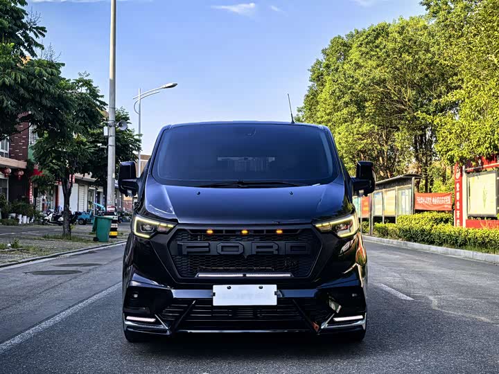 2023 Ford Tourneo