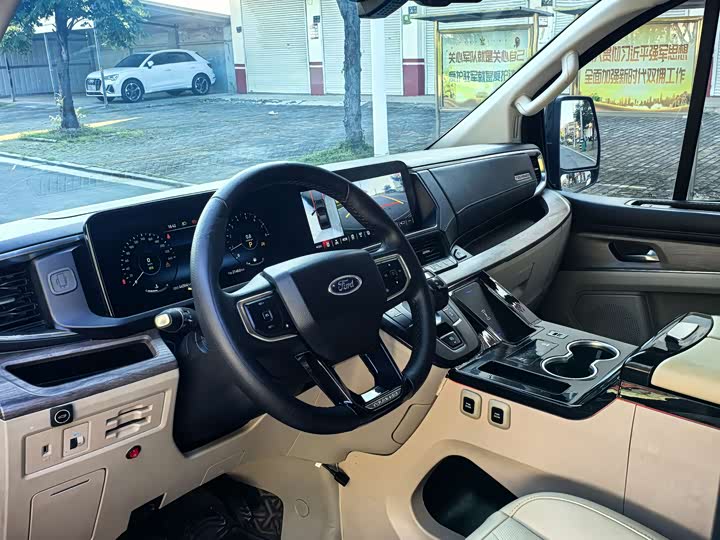 Ford Tourneo 2023 2023款 2.0T 自动致享版