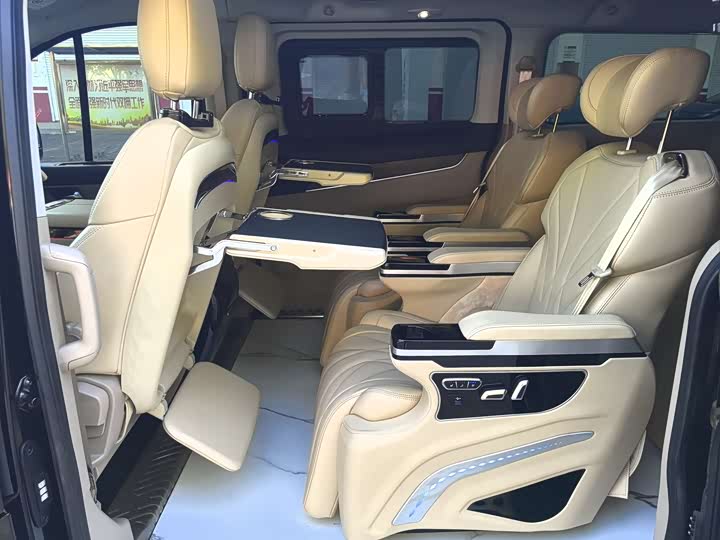 Ford Tourneo 2023 2023款 2.0T 自动致享版