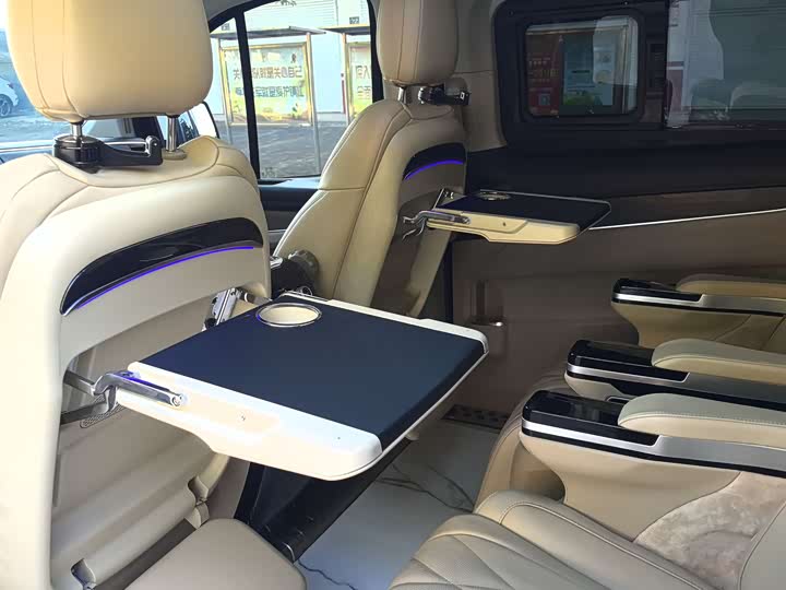 Ford Tourneo 2023 2023款 2.0T 自动致享版