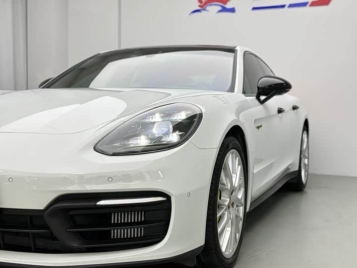 Porsche Panamera Hybrid 2023 2023款 Panamera 4 E-Hybrid 铂金版 2.9T