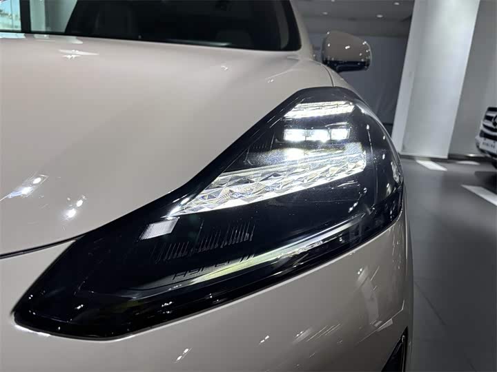 GAC Hyptec HT 2023 2023款 670 后驱特高压NDA版