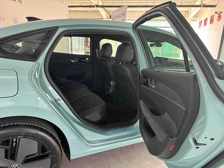 Volkswagen Passat 2025 2025款 Pro 380TSI 星空龙尊版