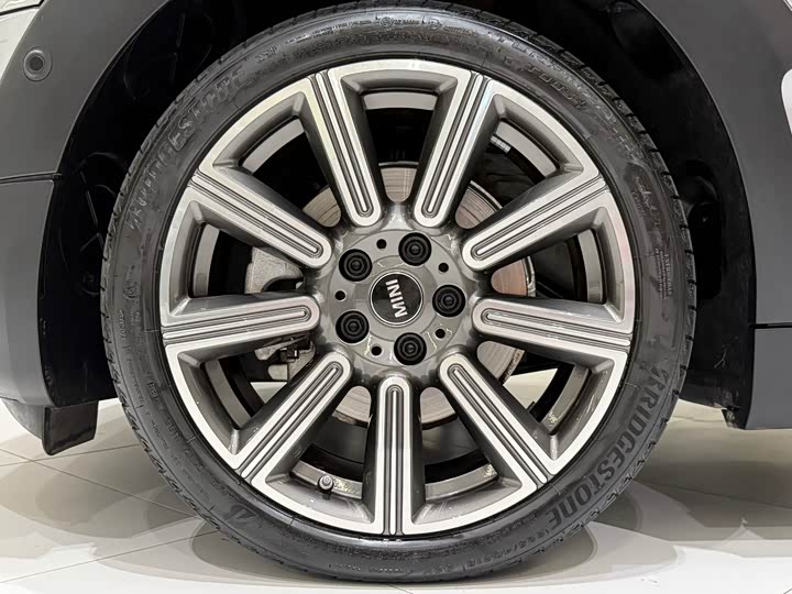 Mini Clubman 2023 2023款 改款 1.5T COOPER 鉴赏家