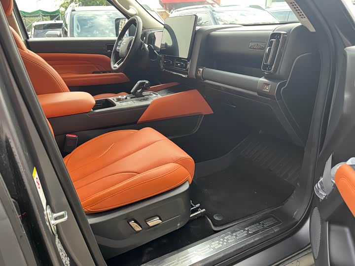 Haval H9 2024 2024款 2.0T 汽油四驱极境版