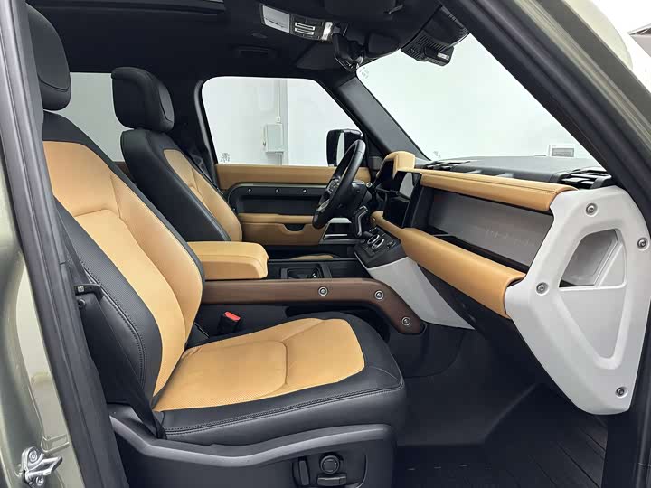 Land Rover Defender 2024 2024款 110 3.0T P400 X-DYNAMIC HSE