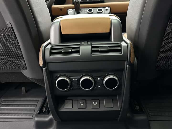 Land Rover Defender 2024 2024款 110 3.0T P400 X-DYNAMIC HSE