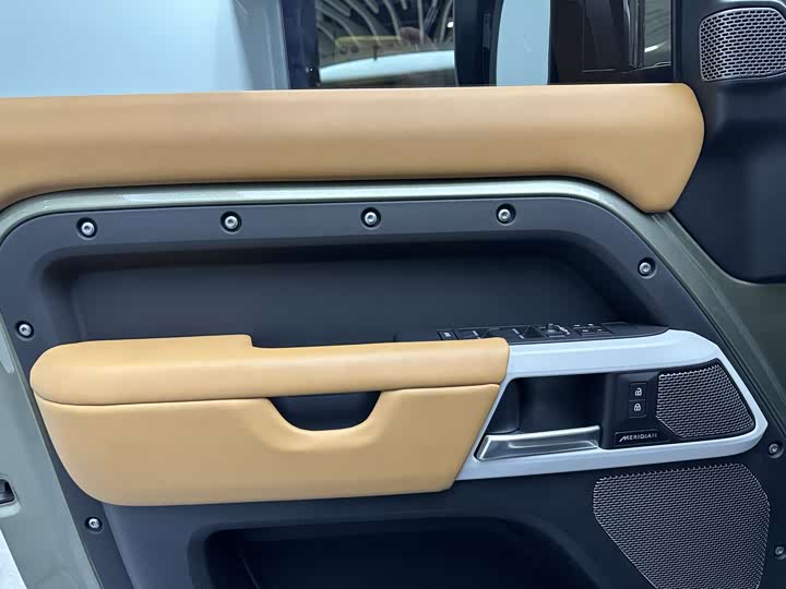 Land Rover Defender 2024 2024款 110 3.0T P400 X-DYNAMIC HSE