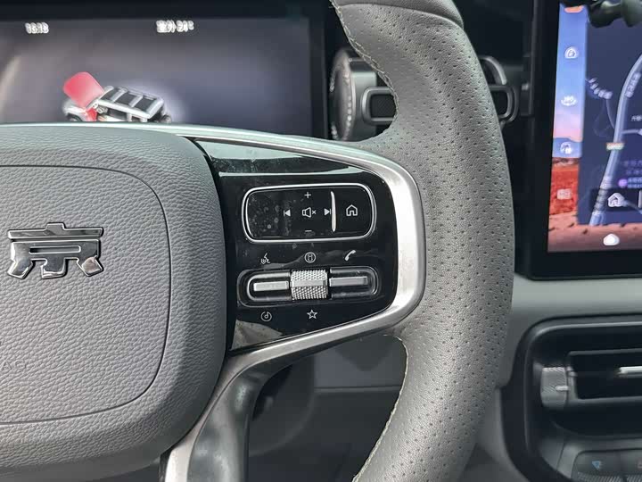 BAIC Beijing BJ40 2024 2024款 2.0T 全新刀锋英雄版 攀登者