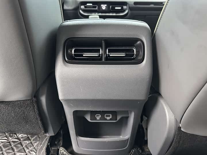 BAIC Beijing BJ40 2024 2024款 2.0T 全新刀锋英雄版 攀登者