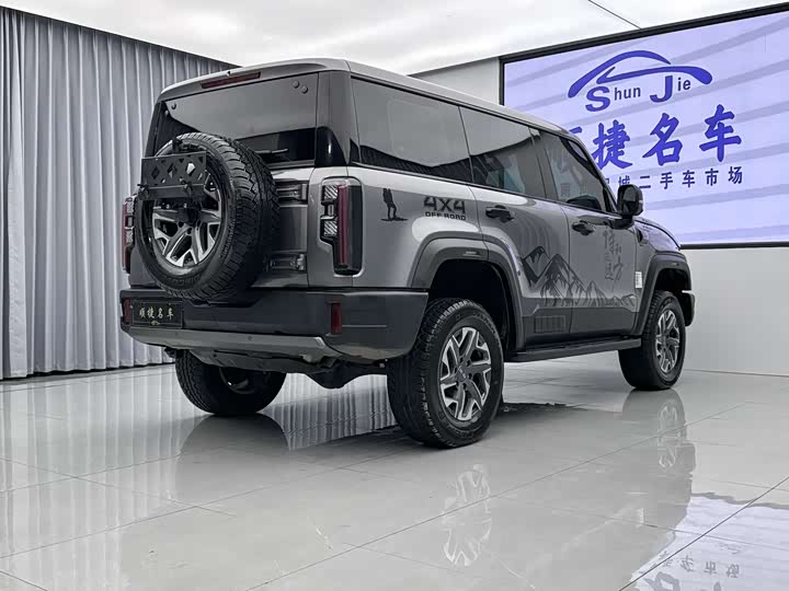 BAIC Beijing BJ40 2024 2024款 2.0T 全新刀锋英雄版 攀登者