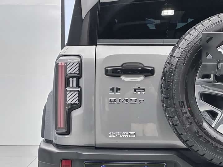 BAIC Beijing BJ40 2024 2024款 2.0T 全新刀锋英雄版 攀登者