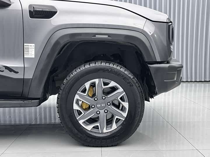 BAIC Beijing BJ40 2024 2024款 2.0T 全新刀锋英雄版 攀登者