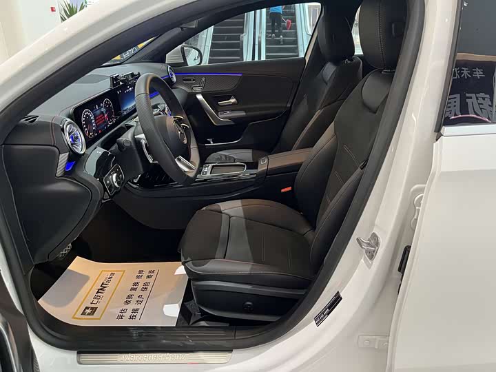 Mercedes-Benz A-Class 2025 2025款 A 200 L 时尚型