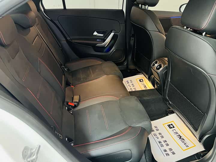 Mercedes-Benz A-Class 2025 2025款 A 200 L 时尚型