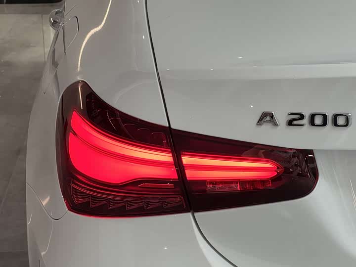 Mercedes-Benz A-Class 2025 2025款 A 200 L 时尚型