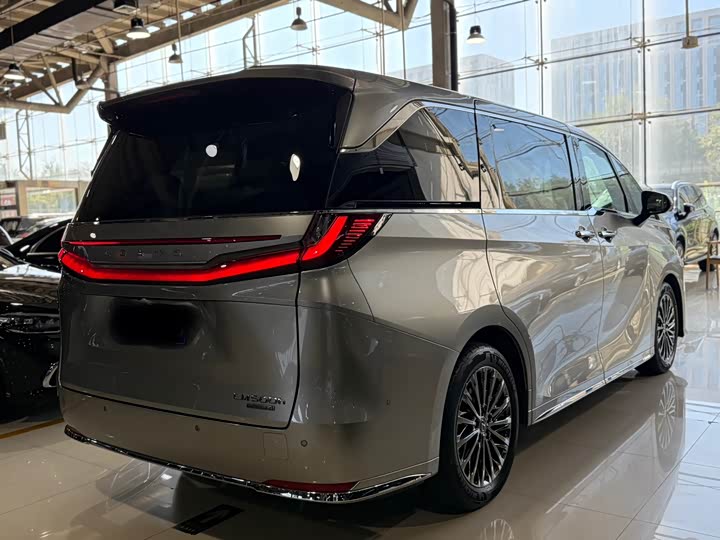 Lexus LM 2023 2023款 500h 六座尊崇版