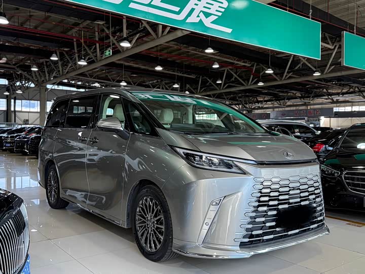Lexus LM 2023 2023款 500h 六座尊崇版