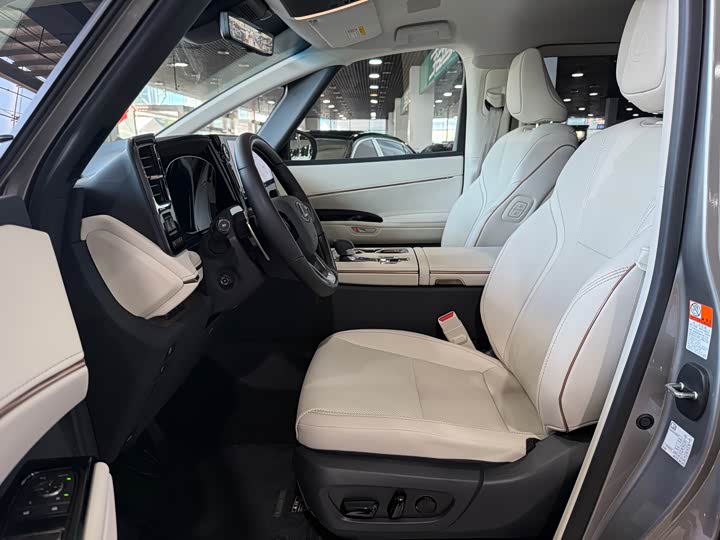 Lexus LM 2023 2023款 500h 六座尊崇版