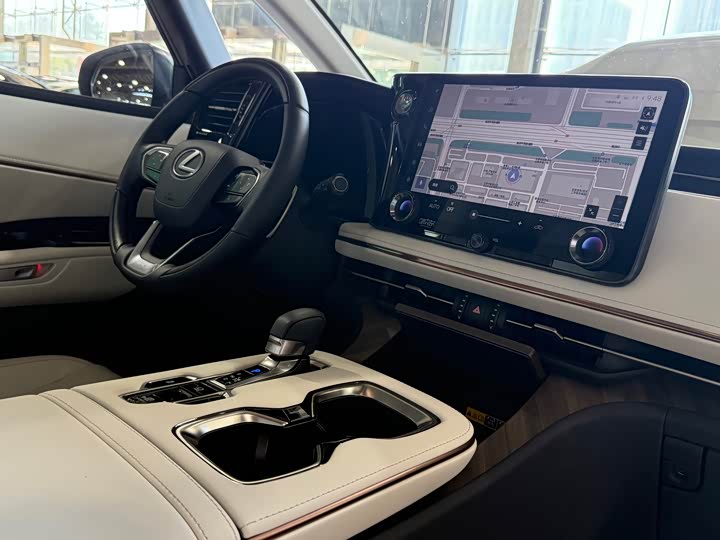Lexus LM 2023 2023款 500h 六座尊崇版