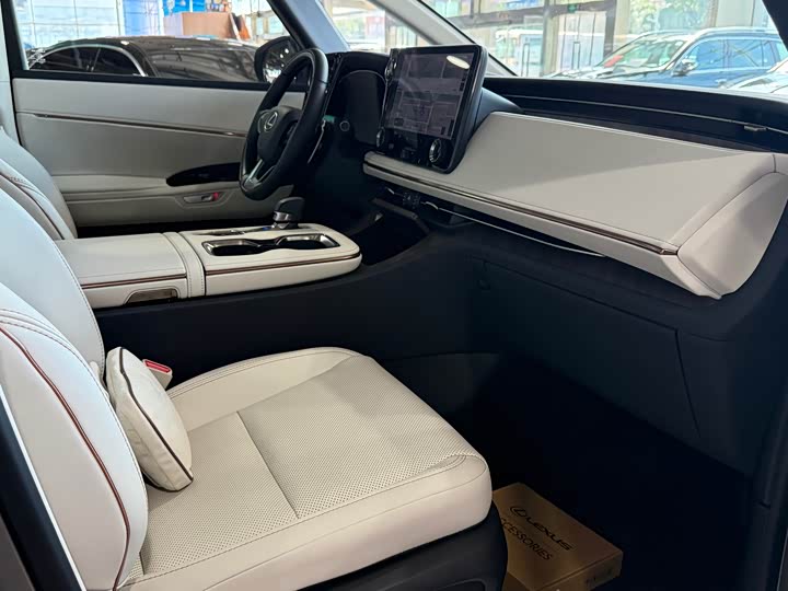 Lexus LM 2023 2023款 500h 六座尊崇版