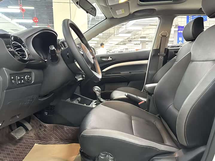 Kia KX1 2021 2021款 1.4L CVT天窗款