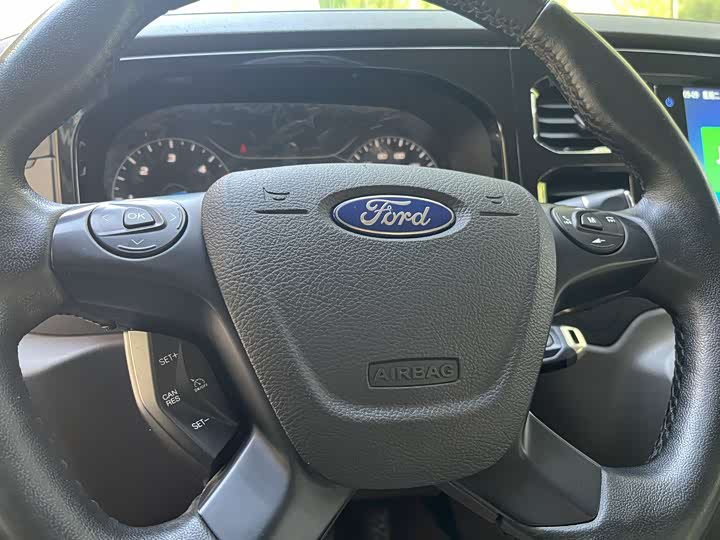 Ford Transit New 2021 2021款 2.2T手动物流车Pro短轴6座中顶国VI