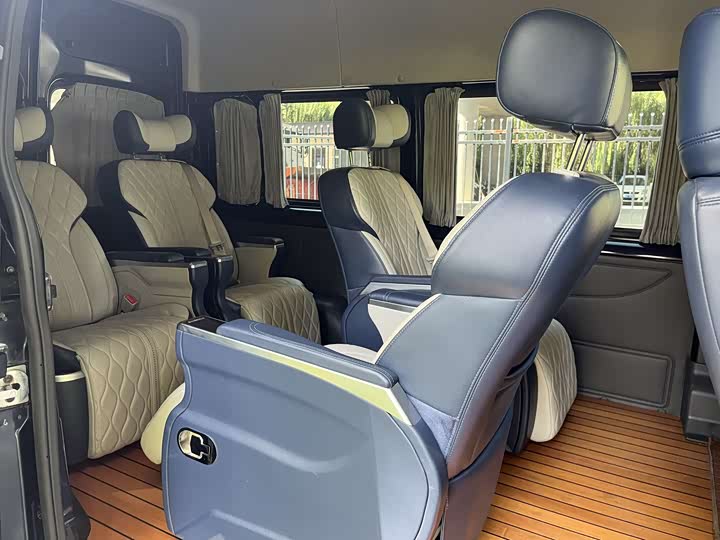 Ford Transit New 2021 2021款 2.2T手动物流车Pro短轴6座中顶国VI
