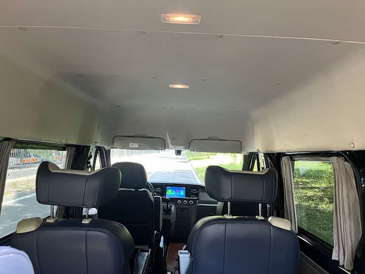 Ford Transit New 2021 2021款 2.2T手动物流车Pro短轴6座中顶国VI