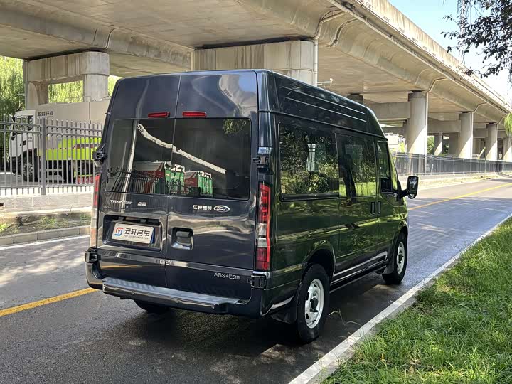 Ford Transit New 2021 2021款 2.2T手动物流车Pro短轴6座中顶国VI