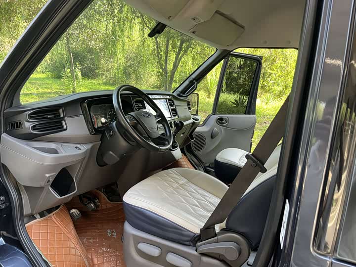 Ford Transit New 2021 2021款 2.2T手动物流车Pro短轴6座中顶国VI