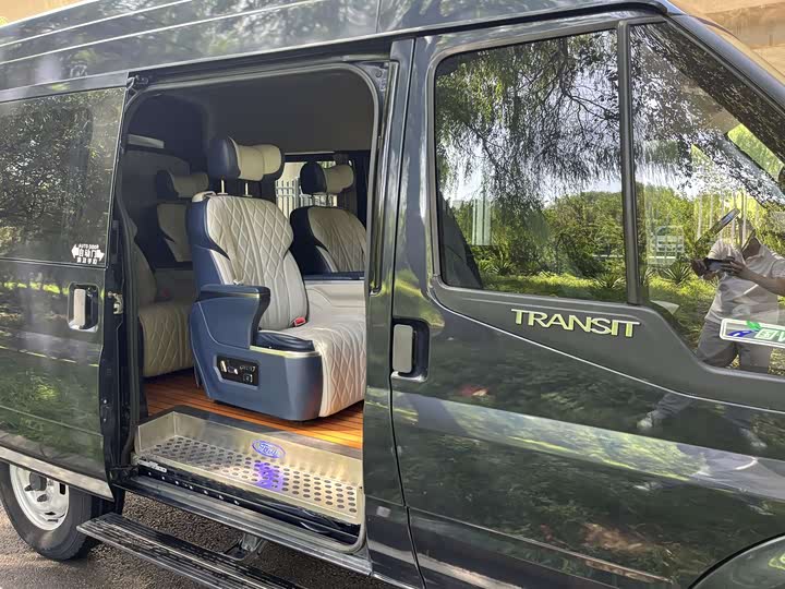 Ford Transit New 2021 2021款 2.2T手动物流车Pro短轴6座中顶国VI