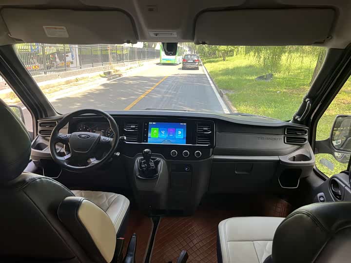 Ford Transit New 2021 2021款 2.2T手动物流车Pro短轴6座中顶国VI