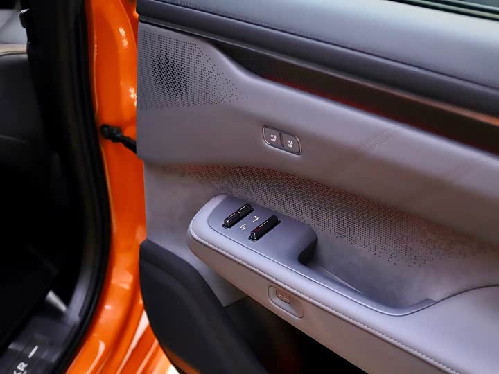 Zeekr 001 2025 2025款 WE版 100kWh 后驱