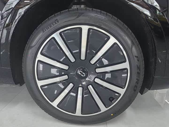 Aito M9 2025 2025款 纯电 Ultra版 100kWh 5座版