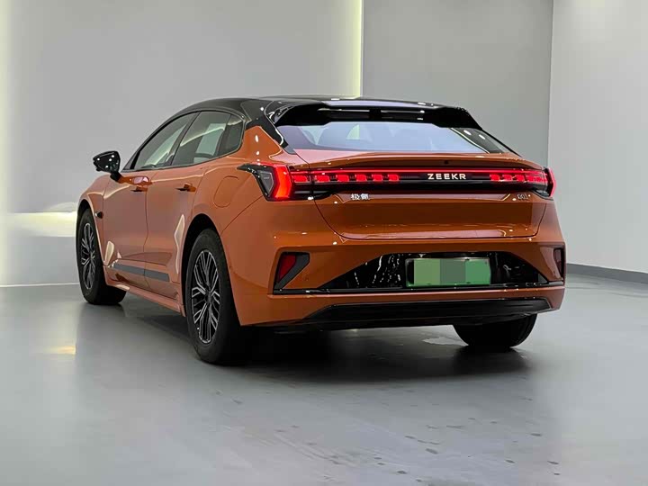 2025 Zeekr 001