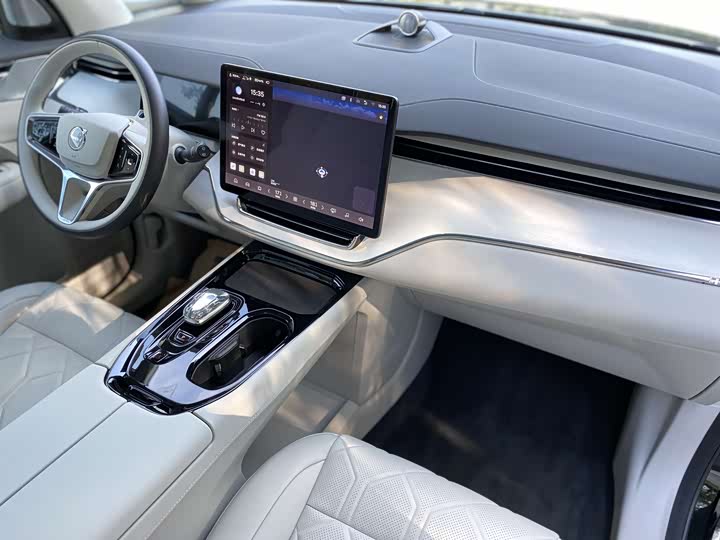 Volvo EM90 2025 2025款 Ultra 六座