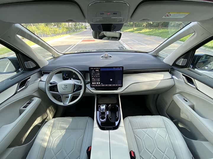 Volvo EM90 2025 2025款 Ultra 六座