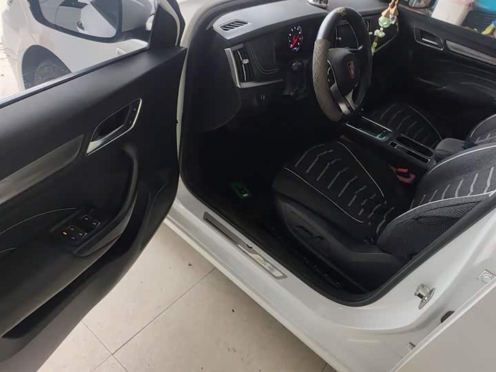 Roewe i6 2020 2020款 PLUS 1.6L CVT 4G互联荣耀旗舰版