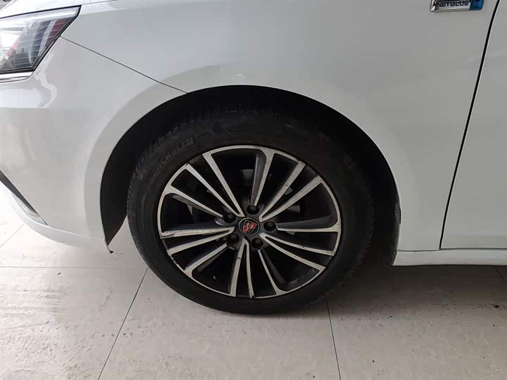 Roewe i6 2020 2020款 PLUS 1.6L CVT 4G互联荣耀旗舰版