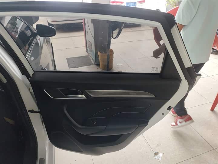 Roewe i6 2020 2020款 PLUS 1.6L CVT 4G互联荣耀旗舰版