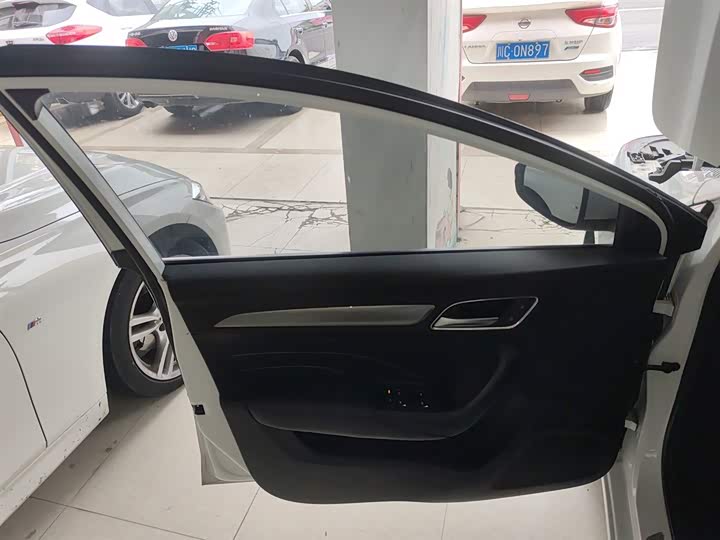 Roewe i6 2020 2020款 PLUS 1.6L CVT 4G互联荣耀旗舰版