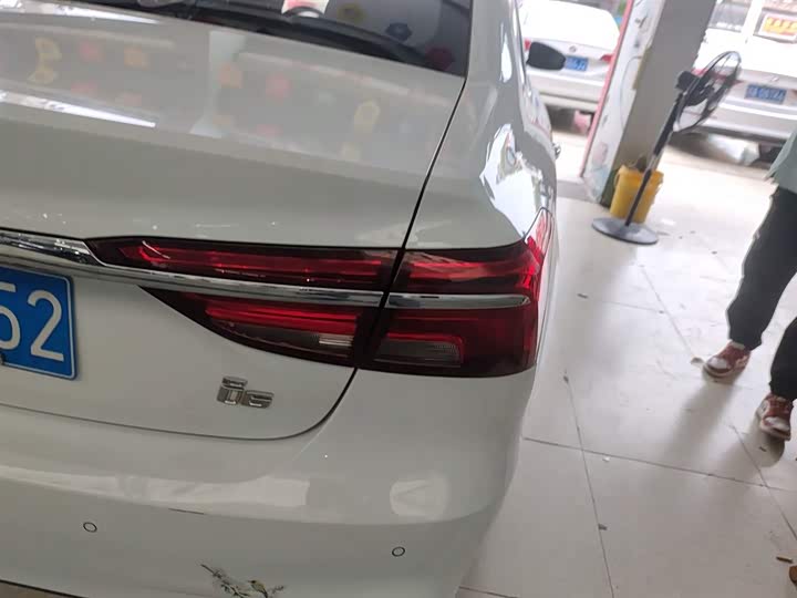 Roewe i6 2020 2020款 PLUS 1.6L CVT 4G互联荣耀旗舰版