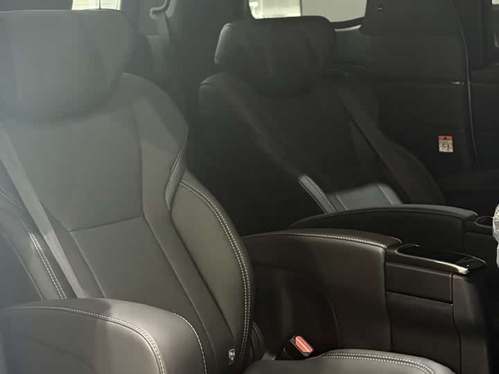 Toyota Alphard 2025 2025款 双擎 2.5L 尊贵黄金版