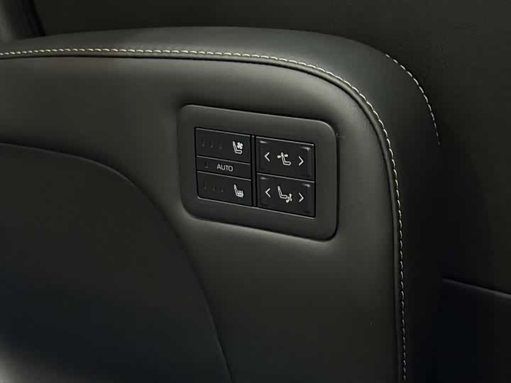 Toyota Alphard 2025 2025款 双擎 2.5L 尊贵黄金版