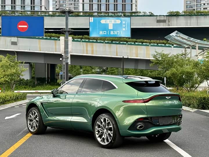 Aston Martin DBX 2022 2022款 3.0T STRAIGHT-SIX