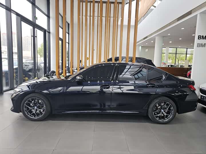 BMW 3 Series 2025 2025款 330Li M运动曜夜套装