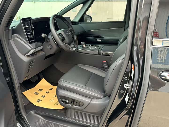 Lexus LM 2023 2023款 500h 六座尊崇版