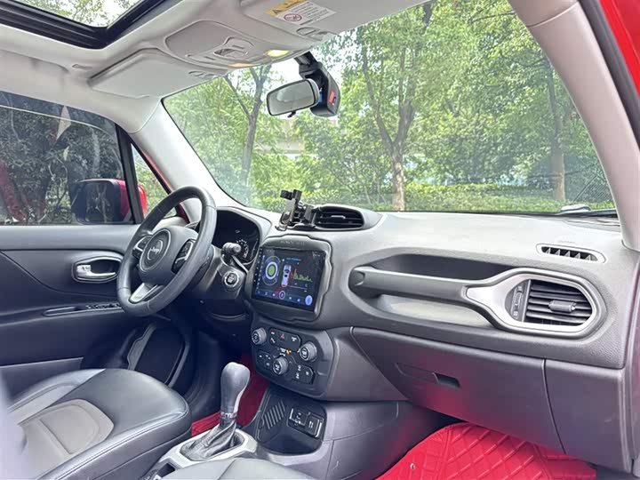 Jeep Renegade 2019 2019款 220T 自动领先版